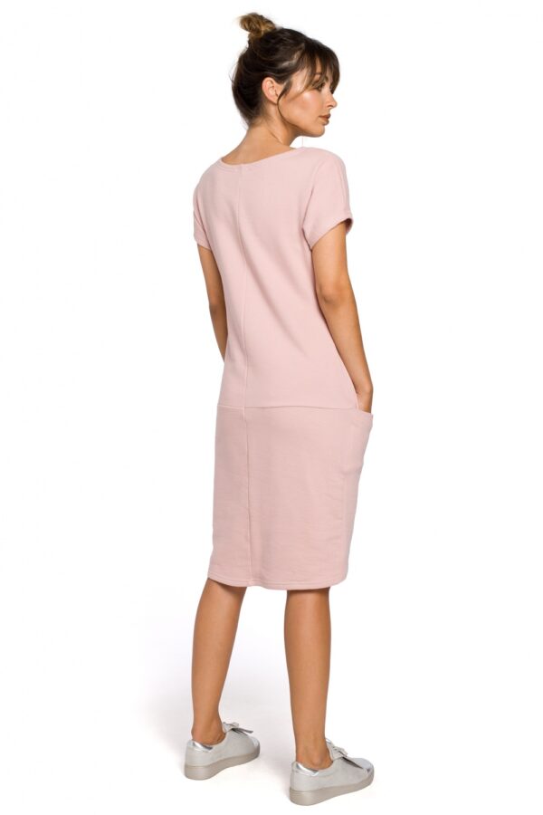 Sukienka Model B050 Powder Pink - BeWear - obrazek 3