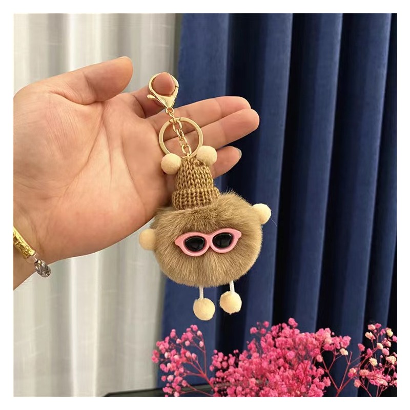 Brelok do kluczy ludzik Pompon z czapką i okularami brązowy BRL336BR - obrazek 3