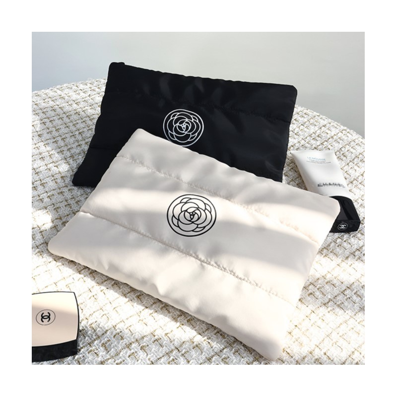 Kosmetyczka damska pikowana duża, wodoodporna czarna 22 x 31cm KS144CZ - obrazek 4