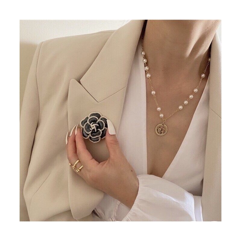 Broszka ozdobna Czarny Kwiat Kamelia z Perełkami BZ145 - obrazek 3