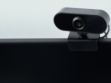 Jak zbudować mobilne biuro: akcesoria, które zmienią laptop w wygodną stację pracy? – Mrągowo