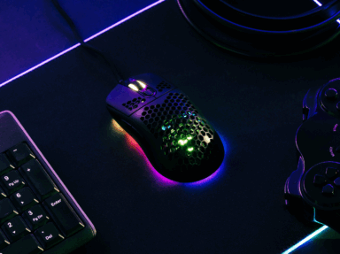 Jak zbudować mobilne biuro: akcesoria, które zmienią laptop w wygodną stację pracy? – Piotrków Trybunalski