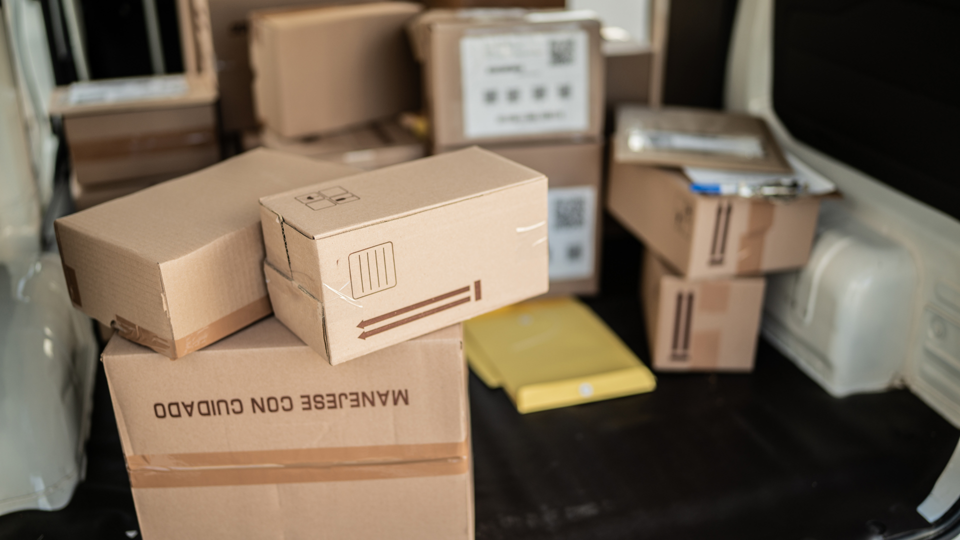 Organizer bagażnika z rzepami – stabilnie ułożone zakupy, trunk shot