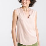 Bluzka bez rękawów z dekoltem V B161 Beige - Nife