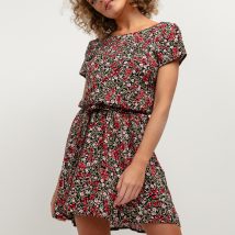 Sukienka Model T390/5 Łączka Black – Tessita