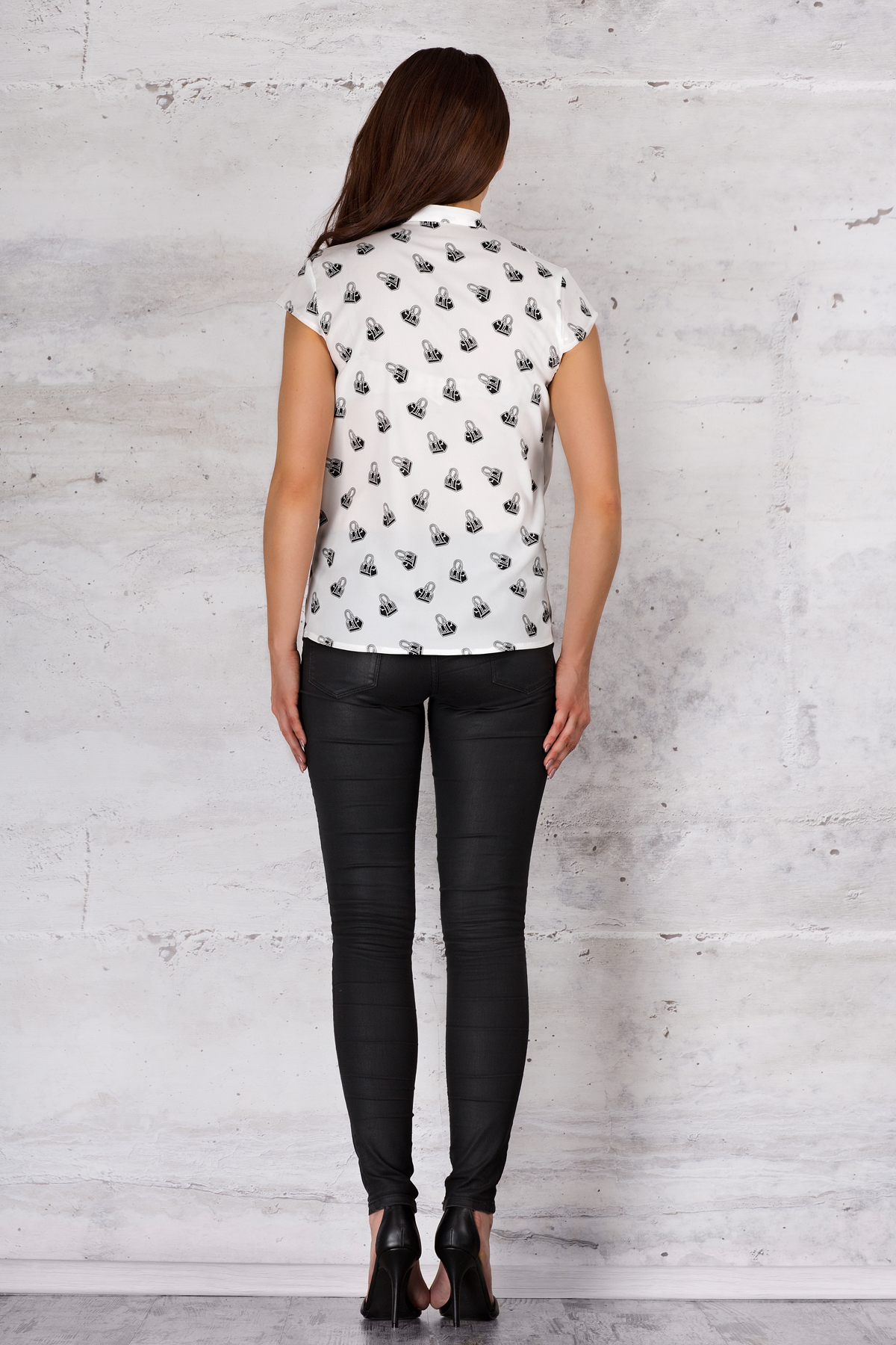 Koszula Damska Model M061 Flamingi Ecru - Infinite You - obrazek 4