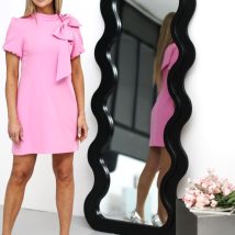 Sukienka Model Bessie Truskawka – Jersa