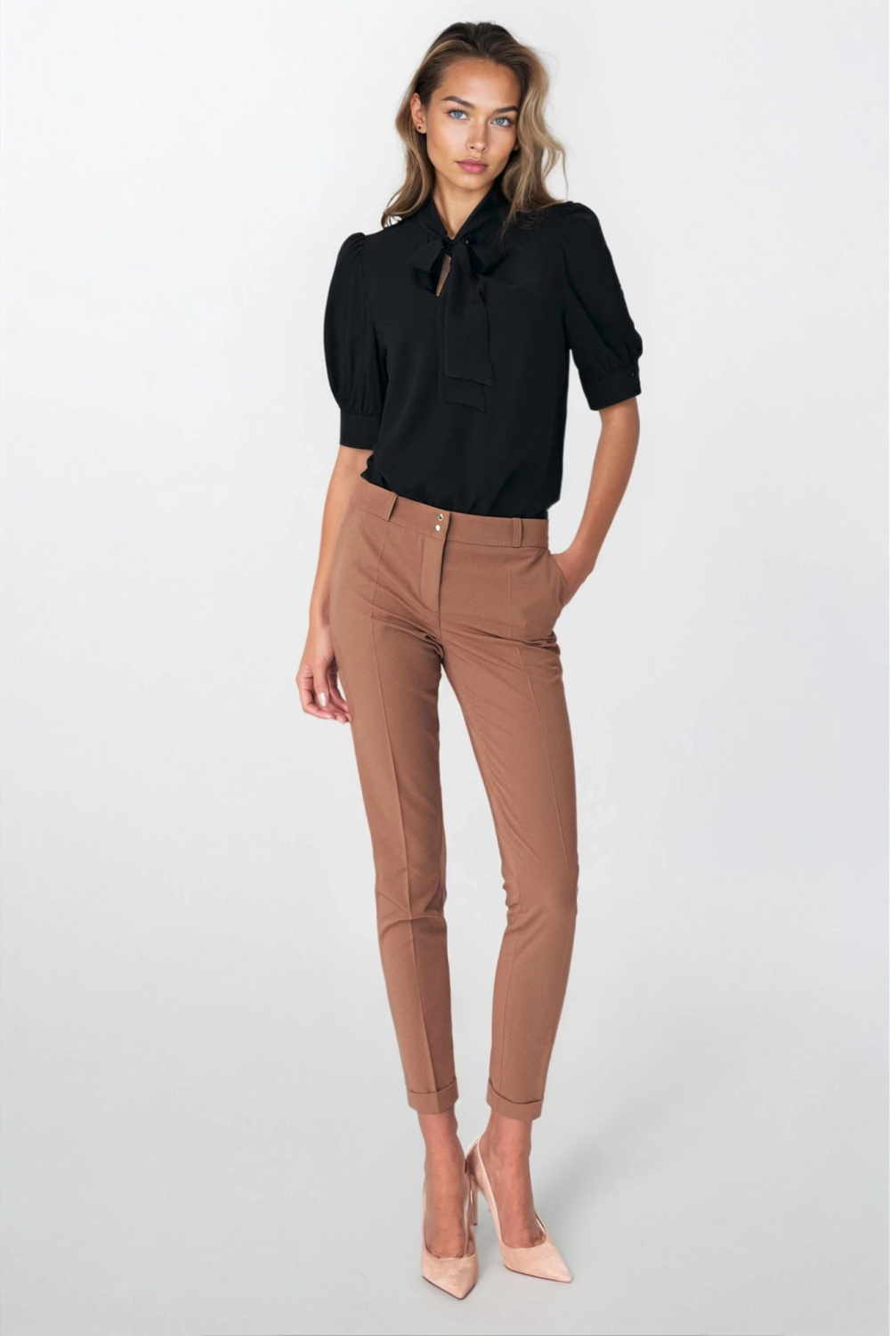 Elegancka czarna bluzka z wiązaniem na dekolcie B170 Black - Nife - obrazek 3