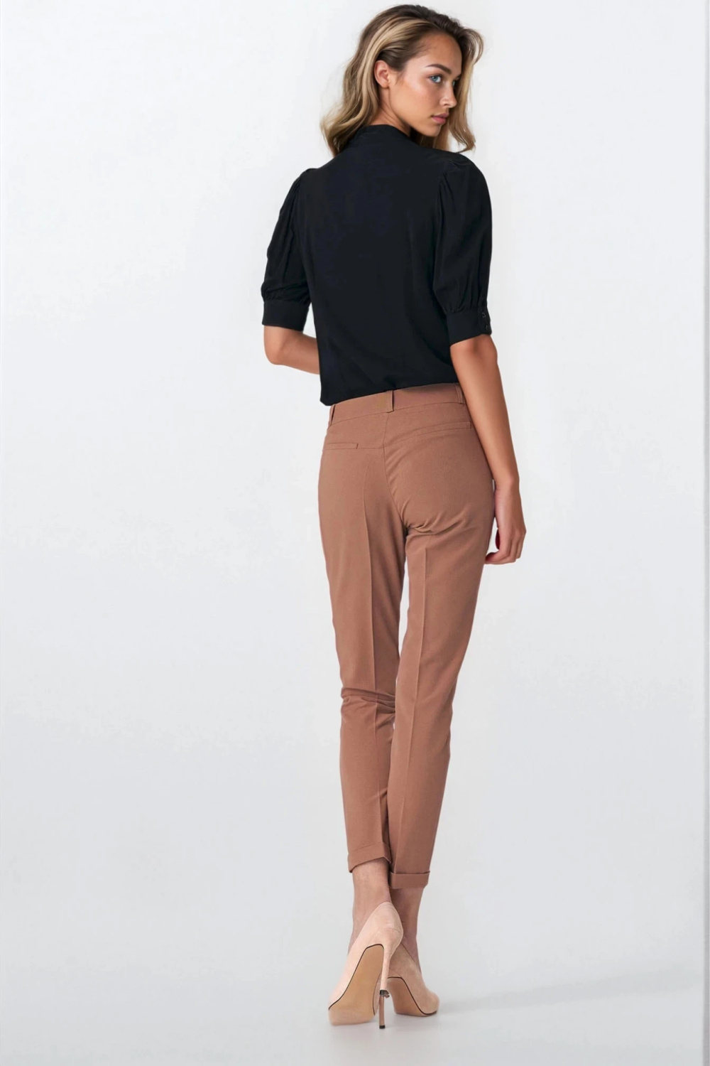 Elegancka czarna bluzka z wiązaniem na dekolcie B170 Black - Nife - obrazek 5