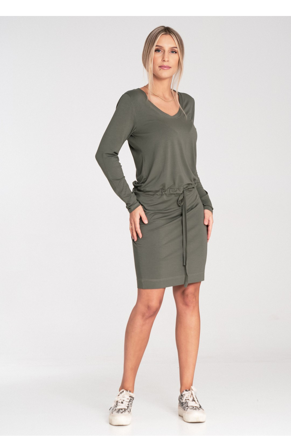 Sukienka Model M1049 Oliwka - Figl - obrazek 5