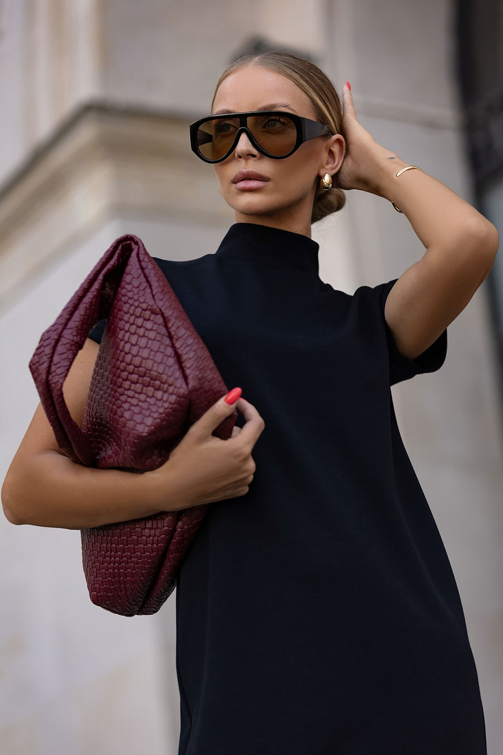 Sukienka Model Kler 377 Black - IVON - obrazek 4