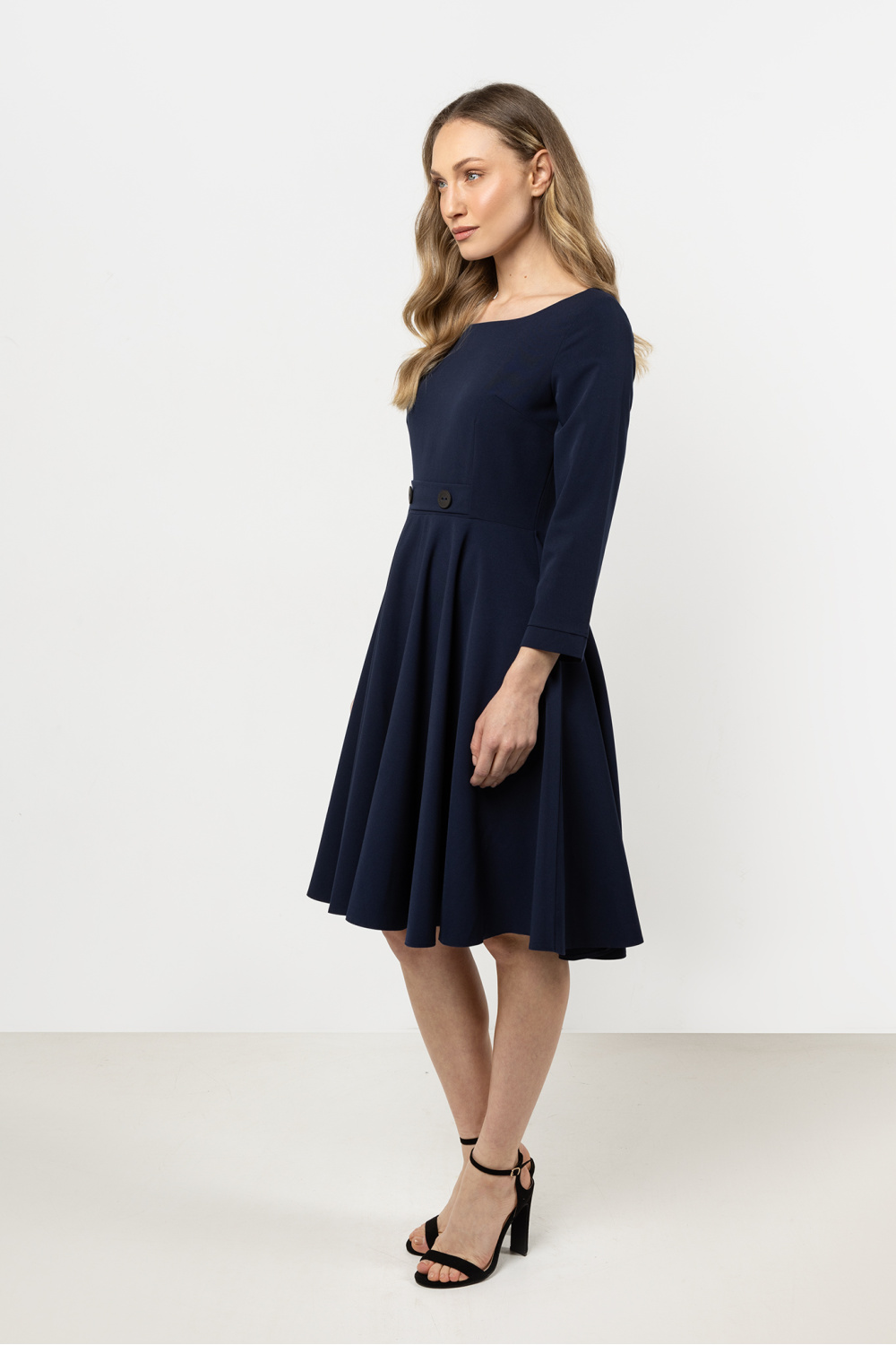Sukienka Model A708 Navy - awama - obrazek 3