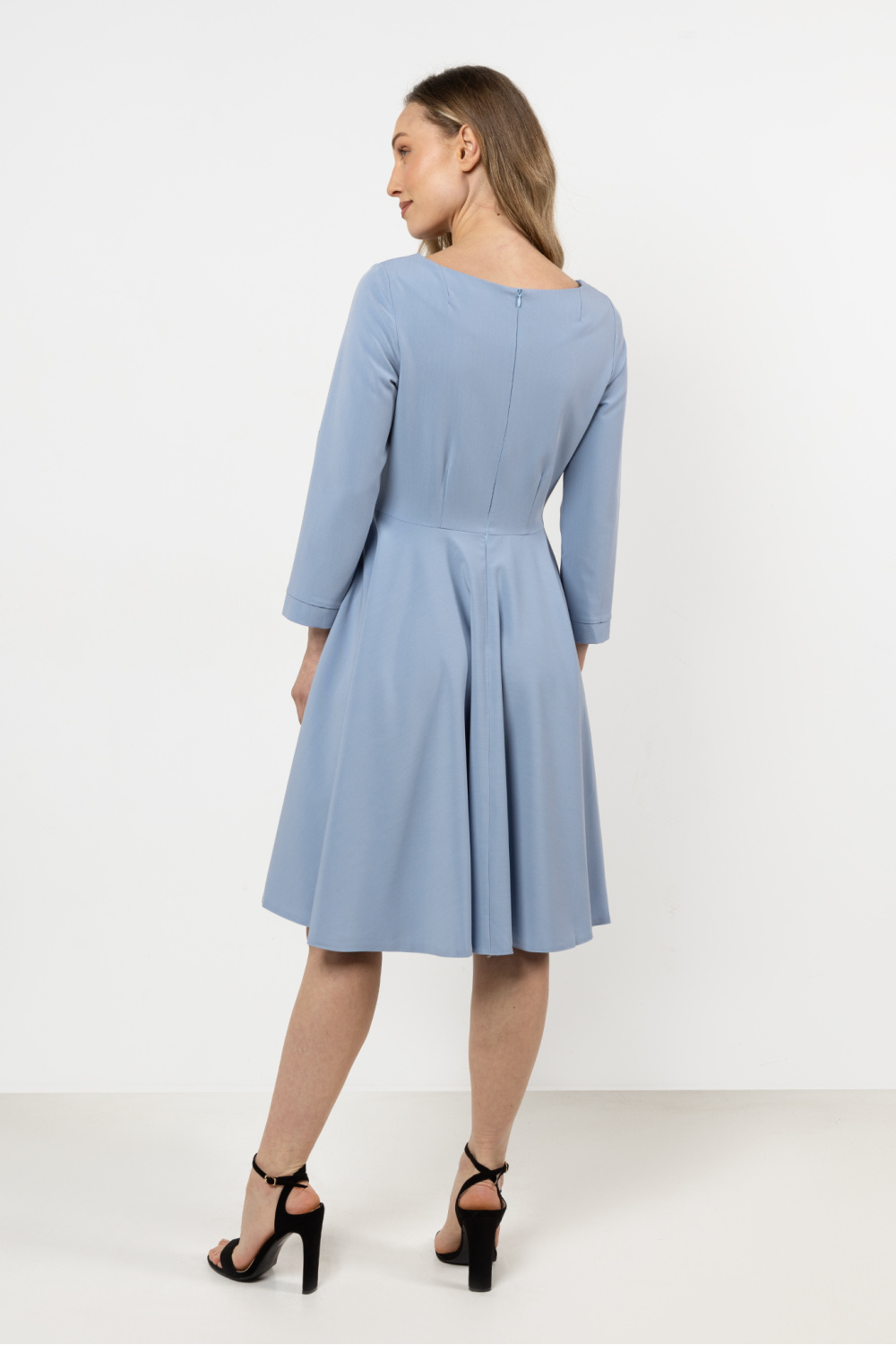 Sukienka Model A708 Brigth Blue - awama - obrazek 4