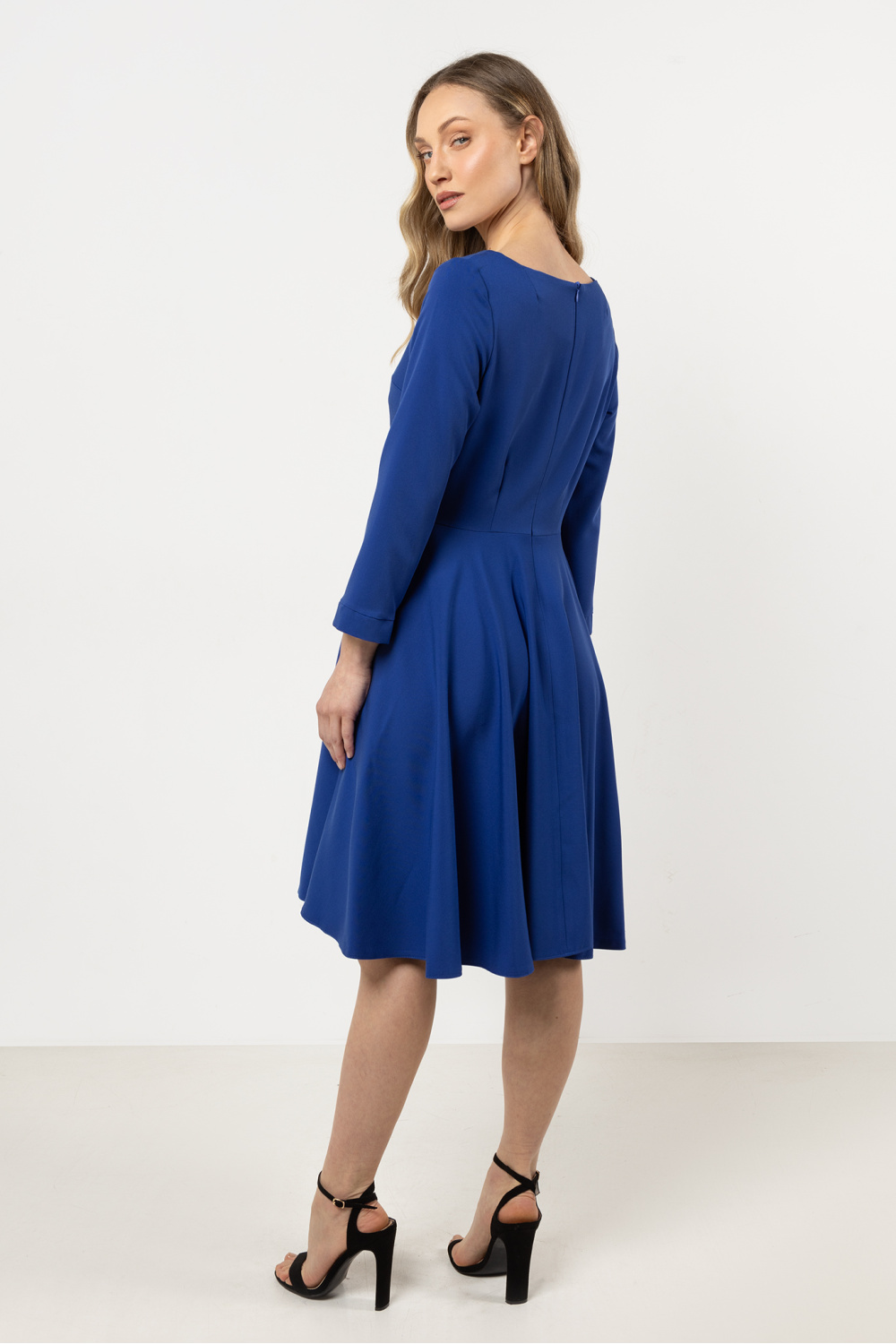 Sukienka Model A708 Blue - awama - obrazek 4