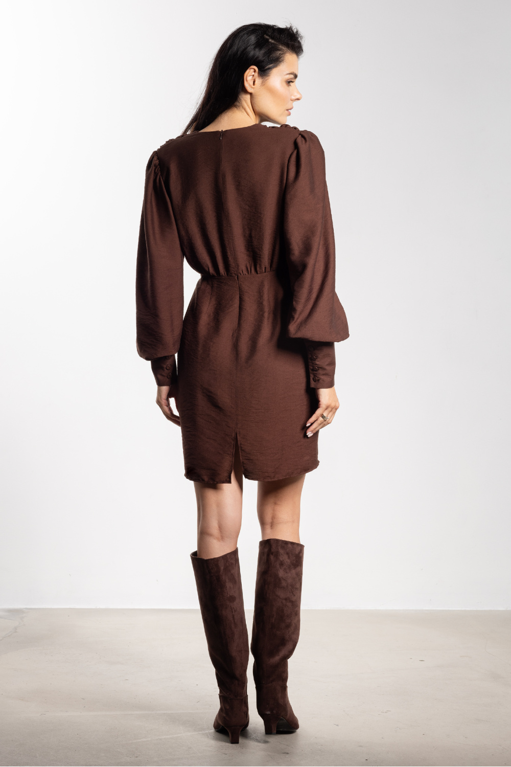 Sukienka Model A734 Czekolada - awama - obrazek 4