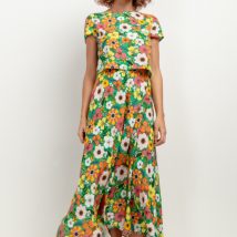 Spódnica Model T407 Kwiaty na zielonym tle – Tessita