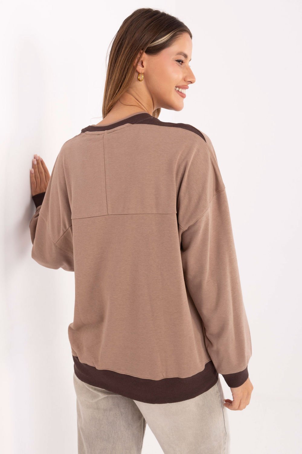 Bluza Damska Model RV-BZ-A878.51 Dark Beige - Relevance - obrazek 4