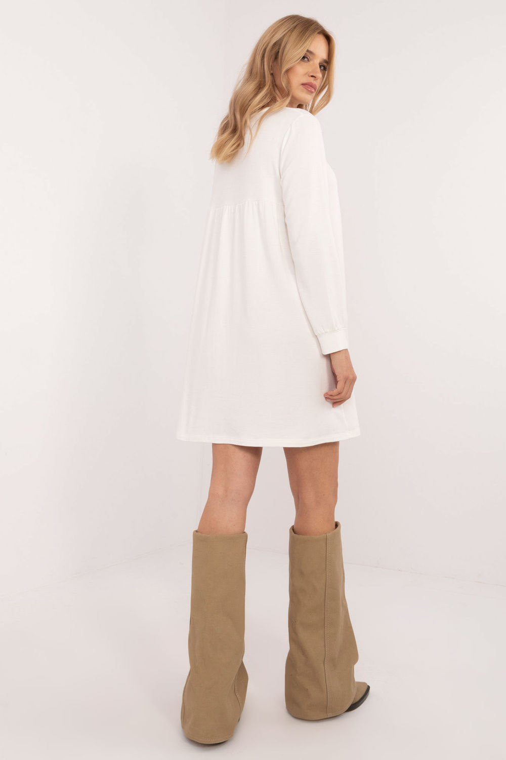 Sukienka Model RV-SK-A-165.61 Ecru - Relevance - obrazek 4