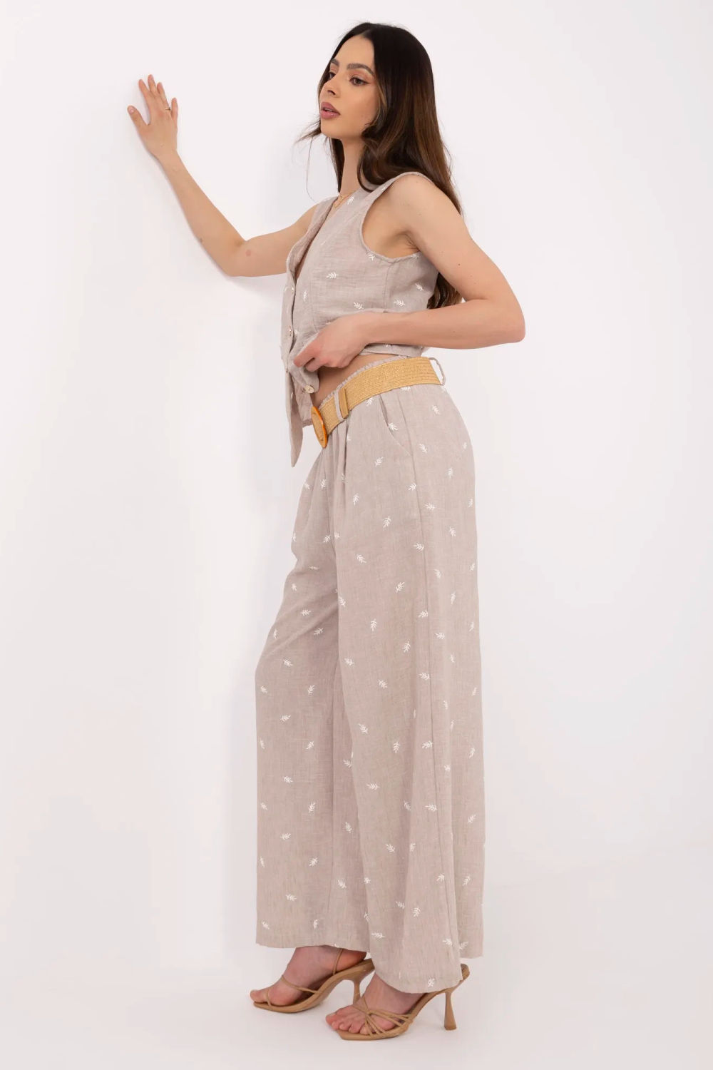 Spodnie Komplet Model DHJ-KMPL-20882.66 Dark Beige - Italy Moda - obrazek 3