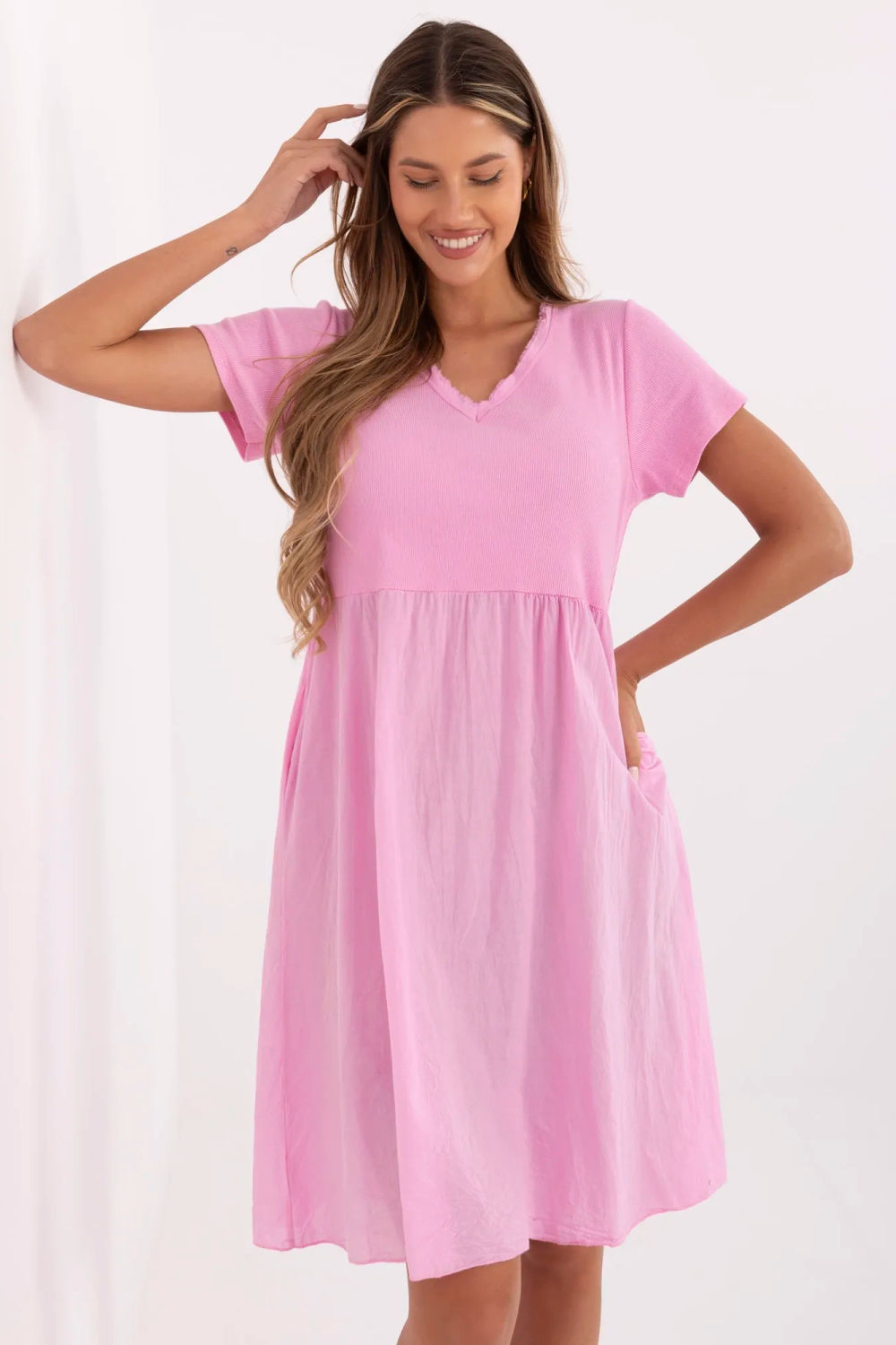 Sukienka Model DHJ-SK-25370.85 Pink - Italy Moda
