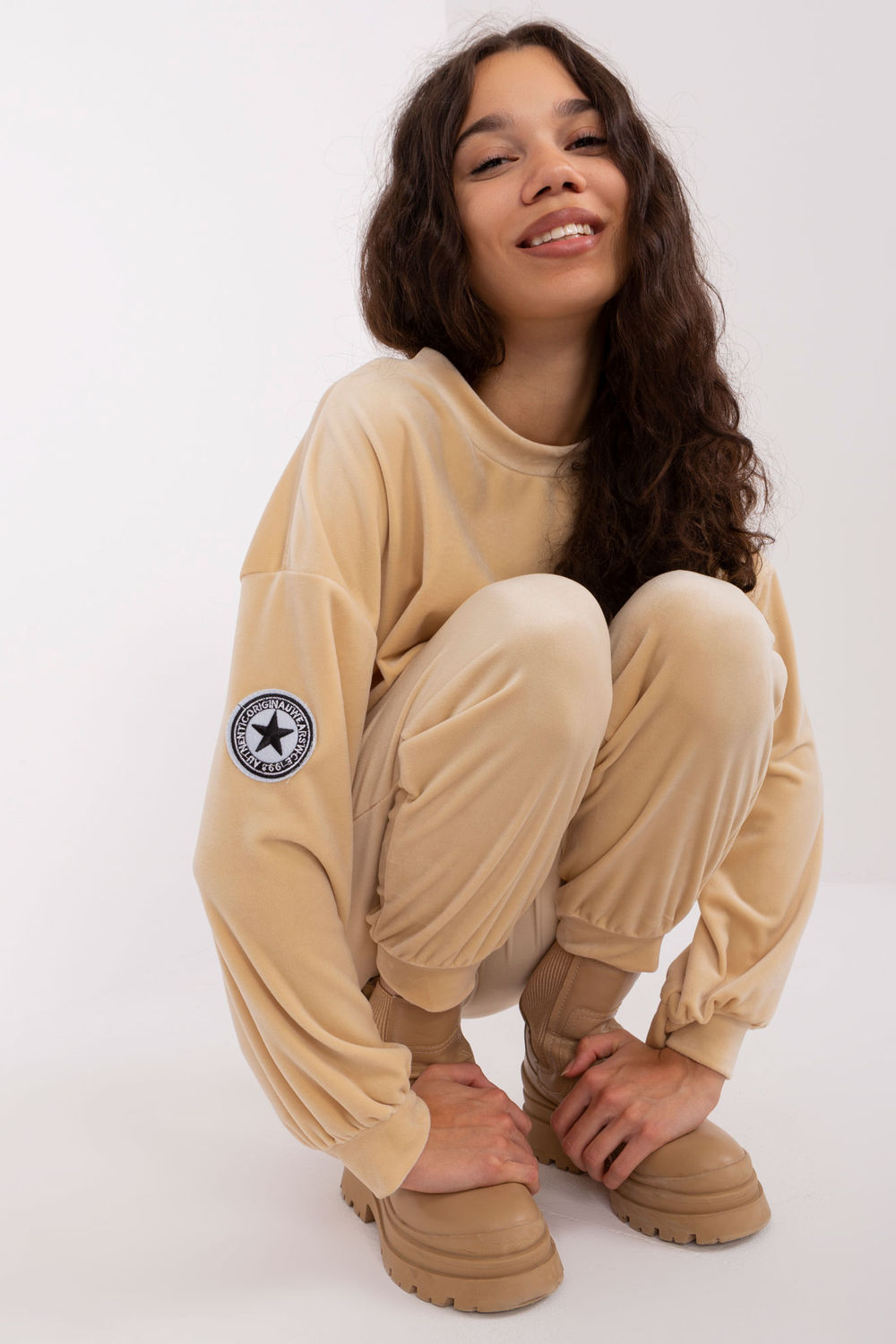 Spodnie Komplet Model DHJ-KMPL-8328.97 Beige - Italy Moda - obrazek 4