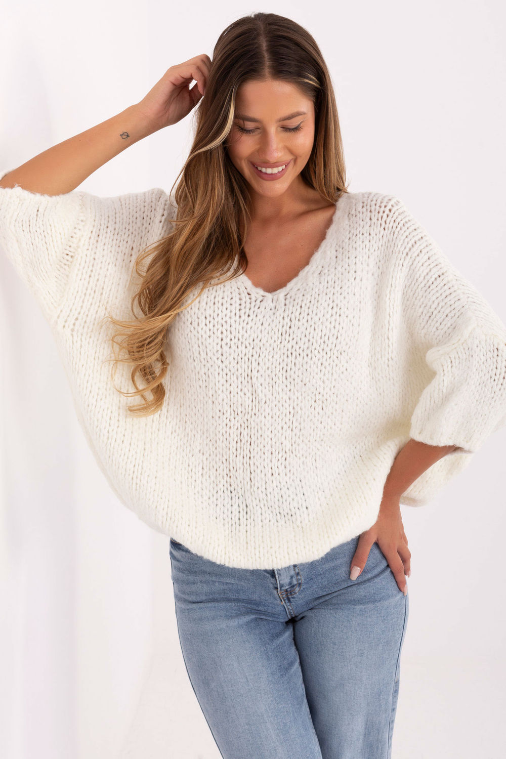 Sweter Damski Model IT-SW-7703.70 Ecru - Italy Moda