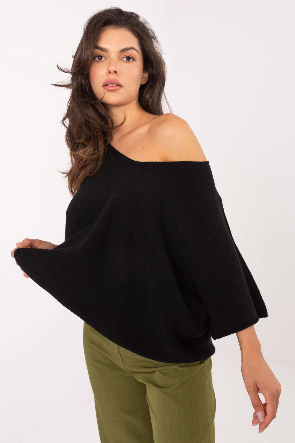 Sweter Damski Model IT-SW-2202.52 Black - Italy Moda