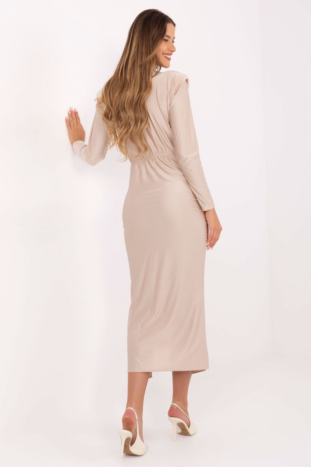 Sukienka Model IT-SK-21625.84 Beige - Italy Moda - obrazek 4