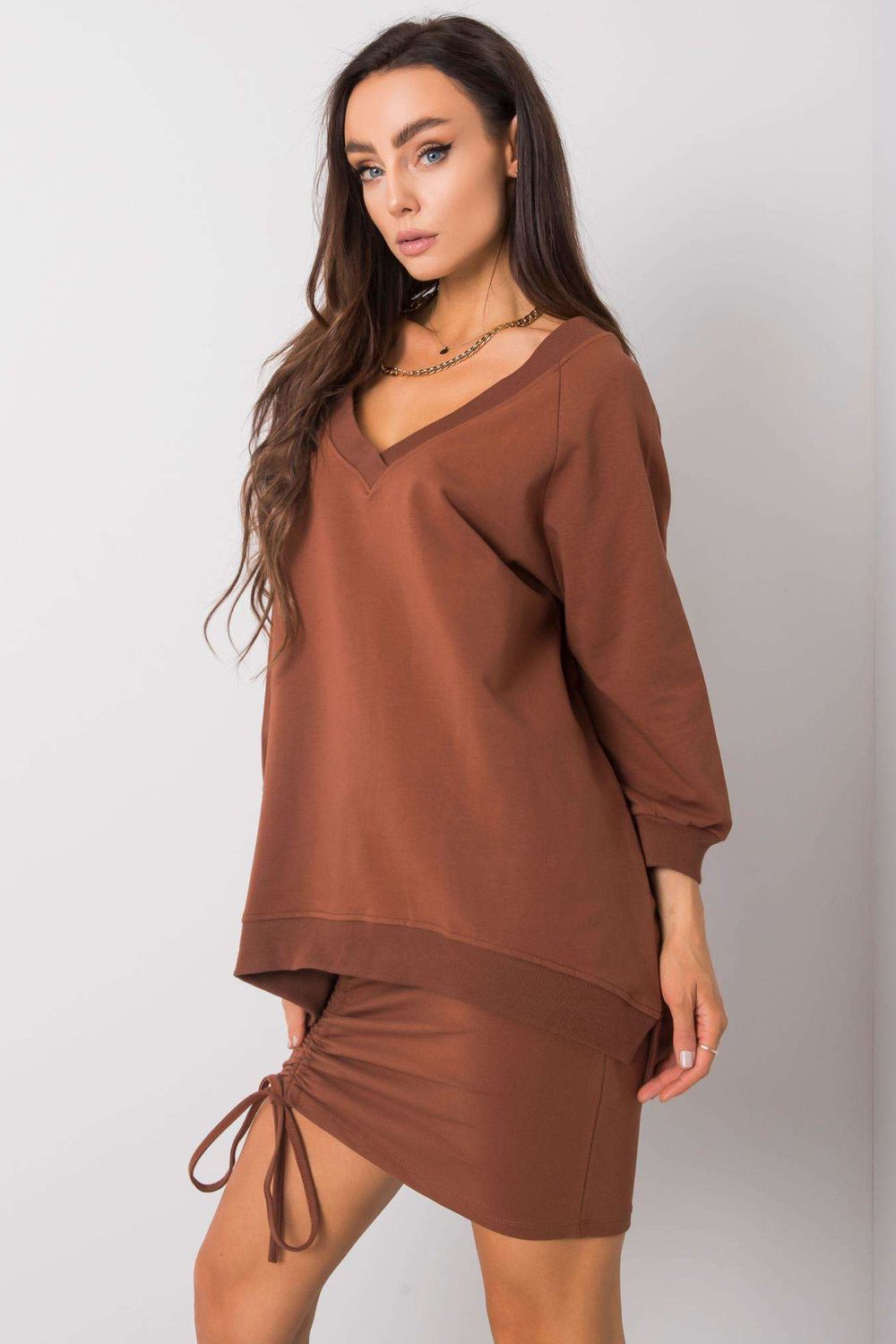 Bluza Damska Model RV-BL-5676.09 Dark Brown - Rue Paris - obrazek 3