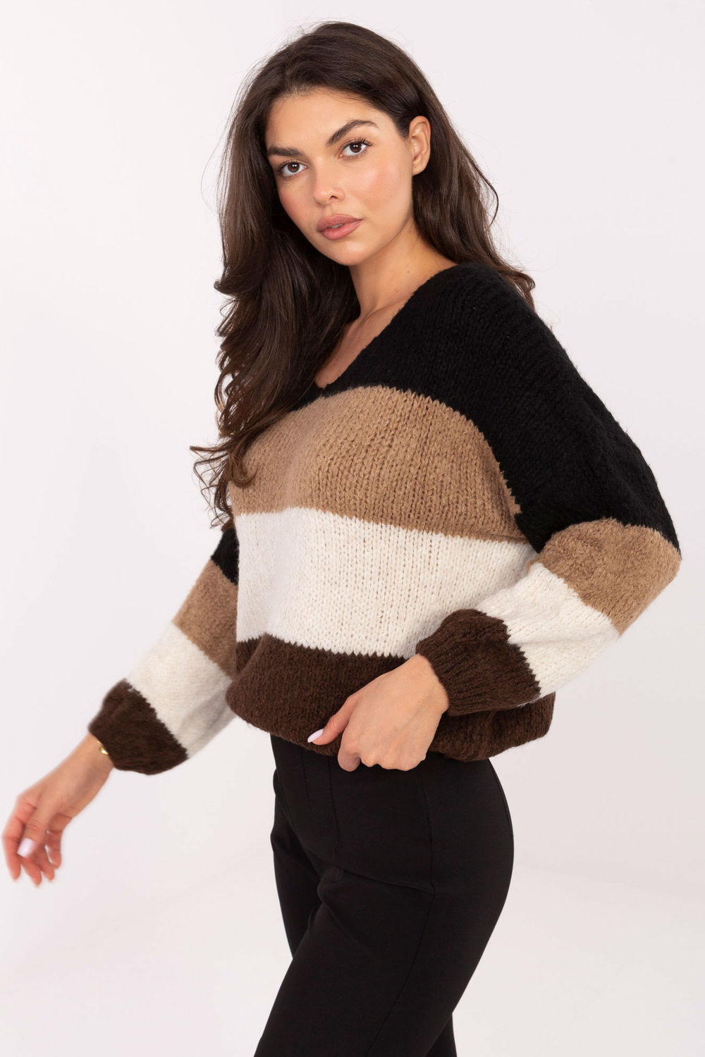 Sweter Damski Model MI-SW-0409.85 Black/Brown - Rue Paris - obrazek 3