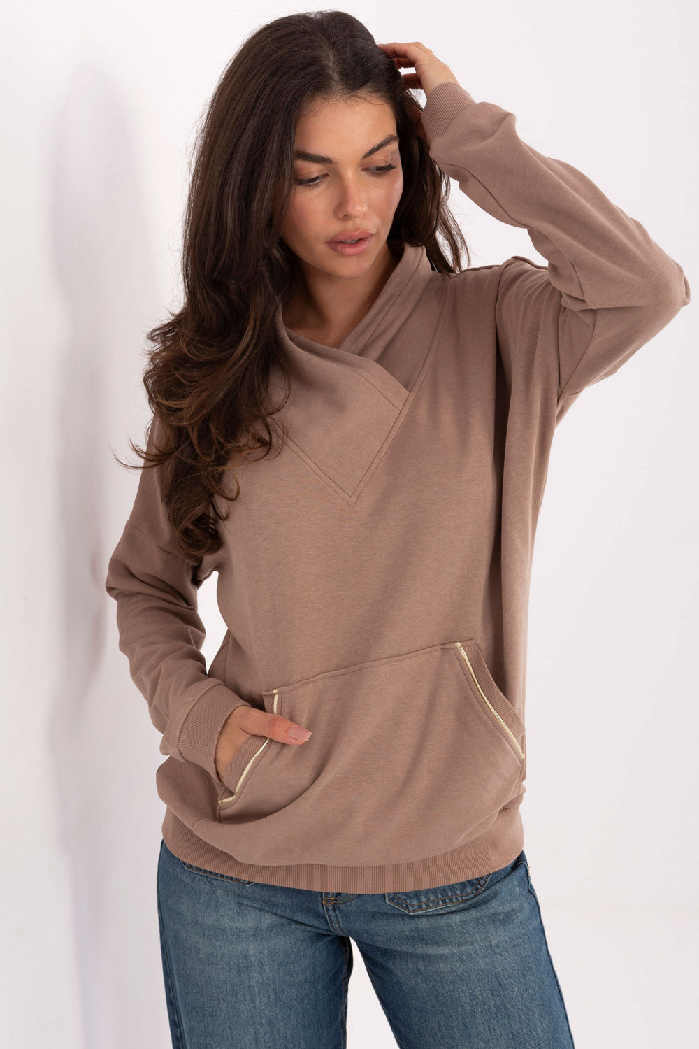 Bluza Damska Model RV-BL-A874.01P Dark Beige - Rue Paris