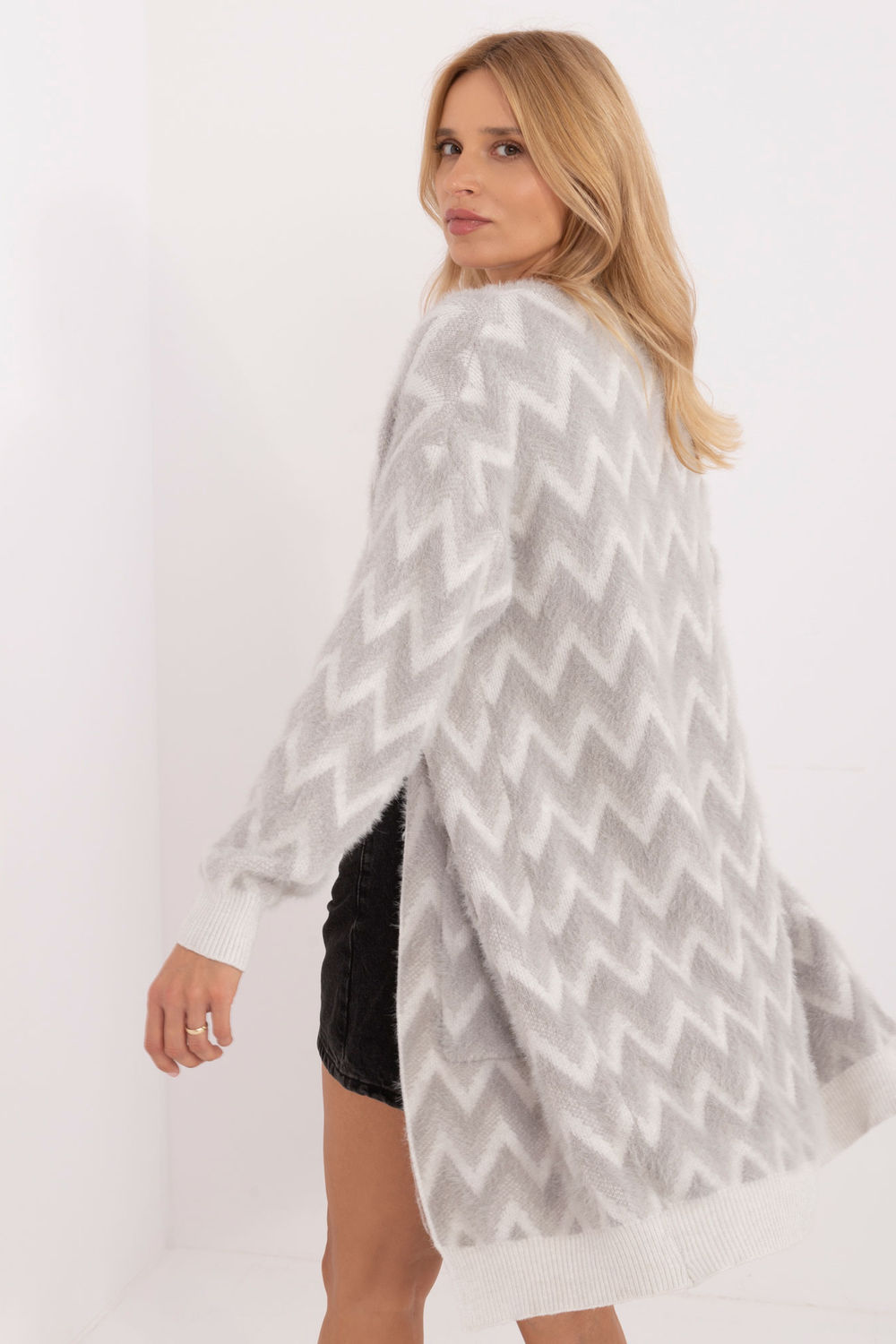 Sweter Kardigan Model AT-SW-2340-A.00 Grey - AT - obrazek 3