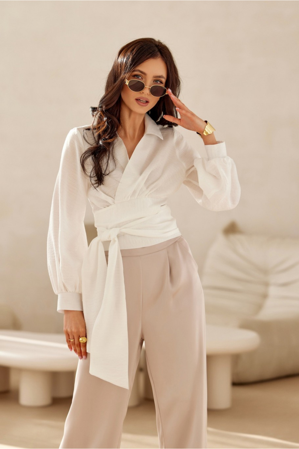 Bluzka Model Bella EKR BLU0205 Ecru - Roco Fashion