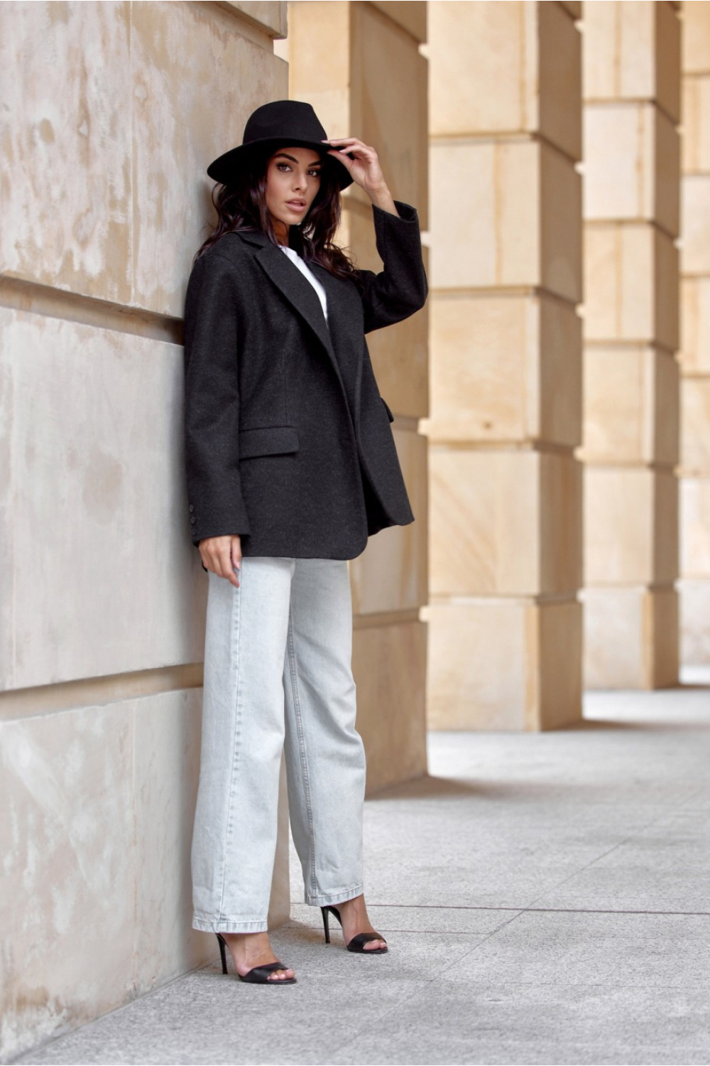 Marynarka Model Meghan CZM ZAK0007 Black - Roco Fashion - obrazek 3