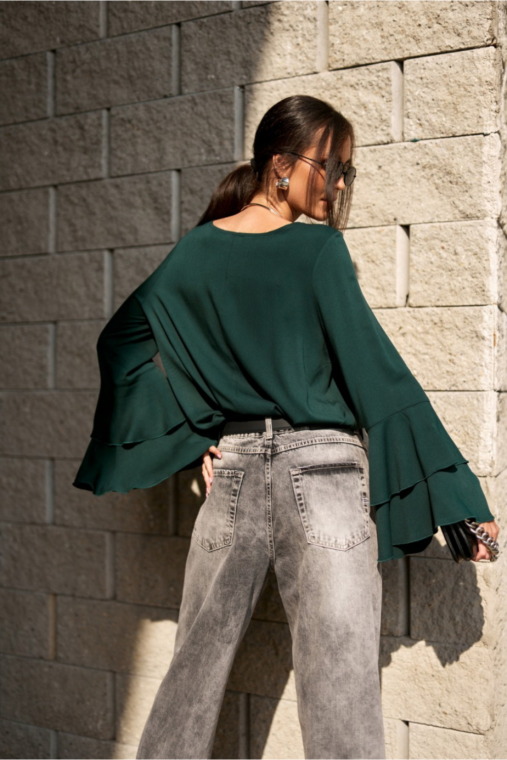 Bluzka Model Camila BUT BLU0218 Bottle Green - Roco Fashion - obrazek 4