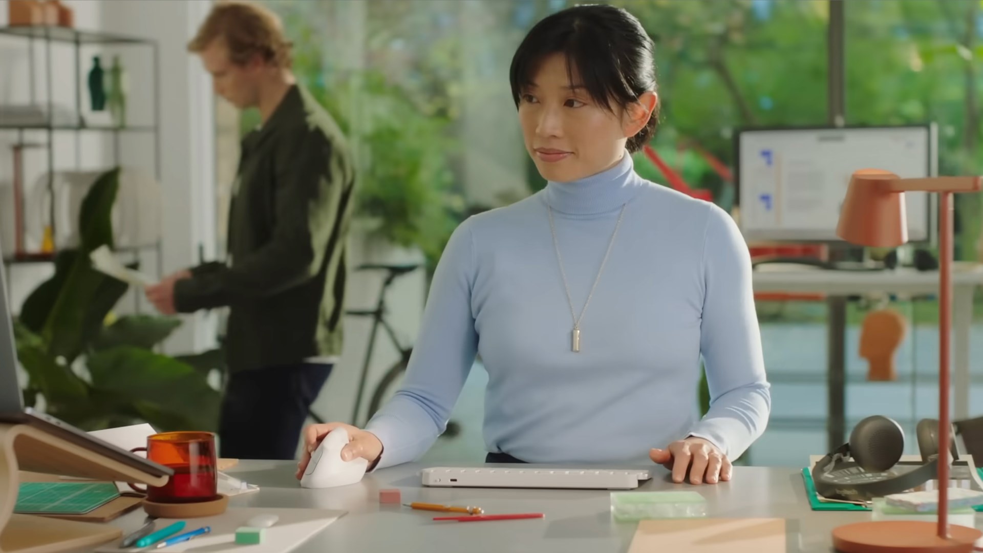 Mysz Logitech Lift Vertical Pink - obrazek 3