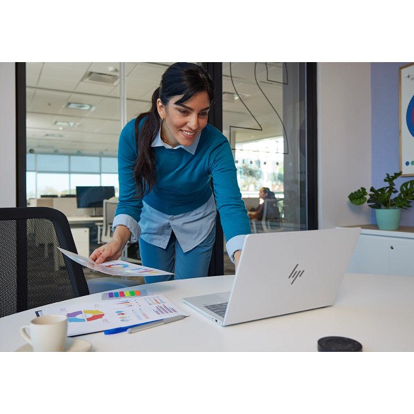 HP Elitebook X G1i Ultra 7 268V 14.0"WUXGA IPS Sure View 5 Eye Ease 800nits AG 32GB LPDDR5x SSD1TB Intel Arc 140V Cam 5 Mpx AI 68Wh W11Pro 3Y OnSite Glacier Silver - obrazek 3