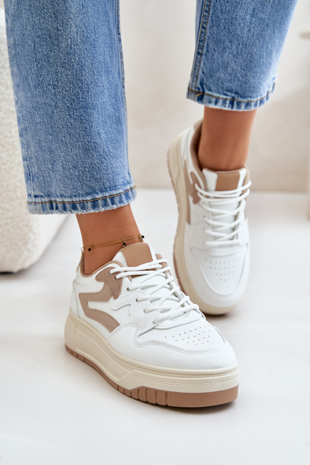 Buty Sportowe Model Henizore 1W-N3 White/Beige - Step in style