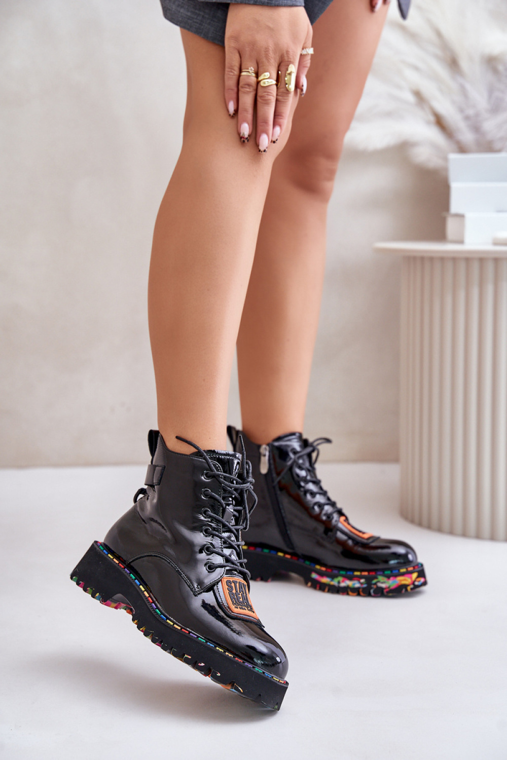 Trapery Model Artiker 55C0517 Black - Step in style