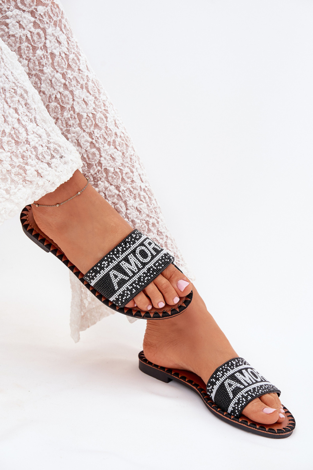 Sandał Klapki Model Avelina 5134 Black - Step in style - obrazek 3