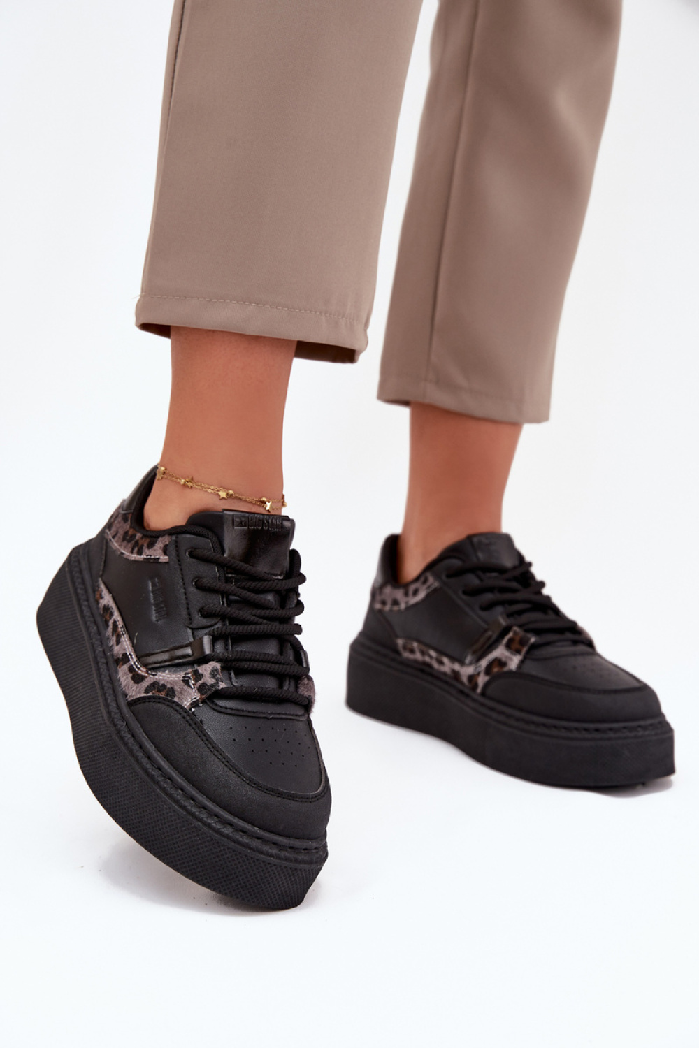 Buty Sportowe Model Big Star SS274358 Panterka/Black - Step in style