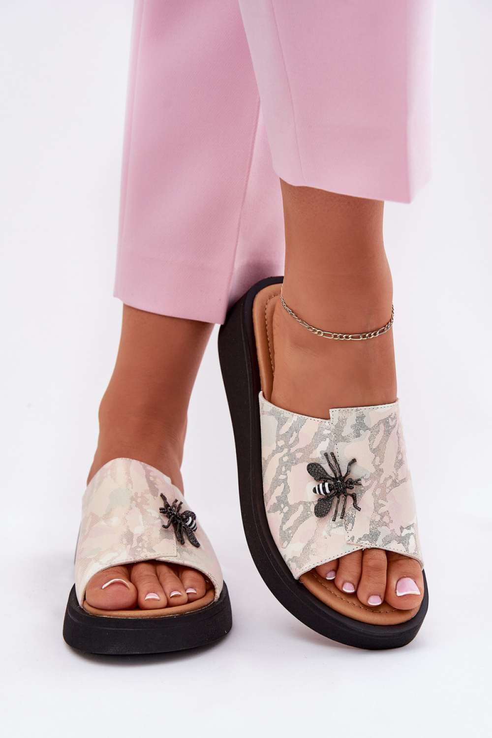 Sandał Klapki Model Vinceza 66752 Beige - Step in style - obrazek 3