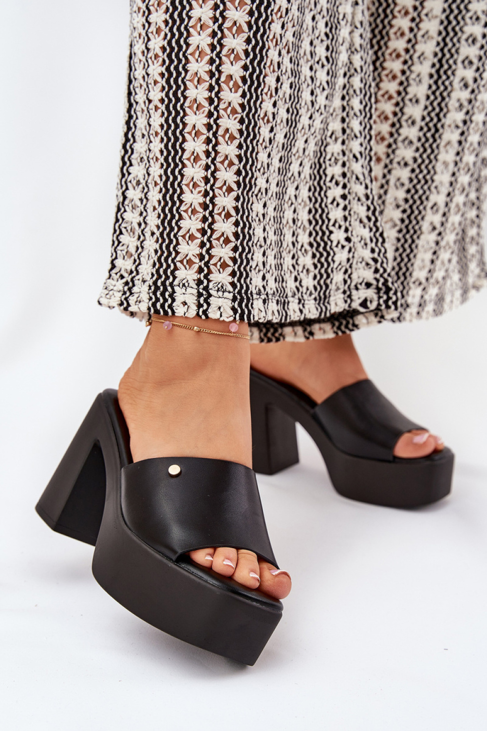 Sandał Klapki Model Tamirella 218-2 Black - Step in style