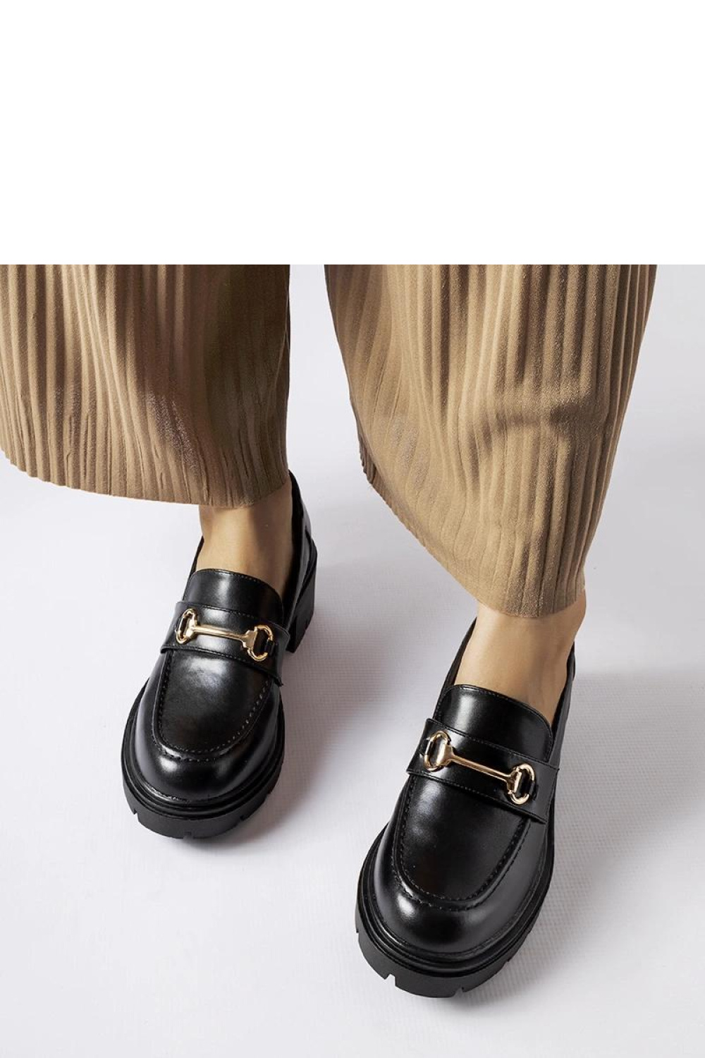 Czarne półbuty na obcasie Fabrizio - Solea - obrazek 3