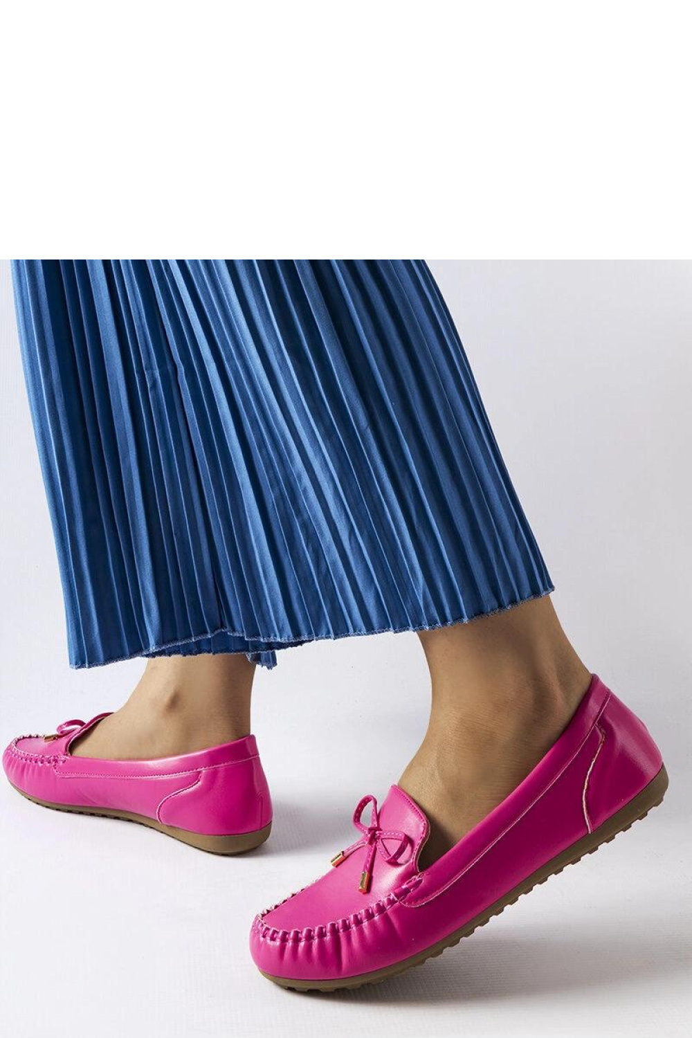 Różowe mokasyny z kokardką Via Foria - Solea - obrazek 3