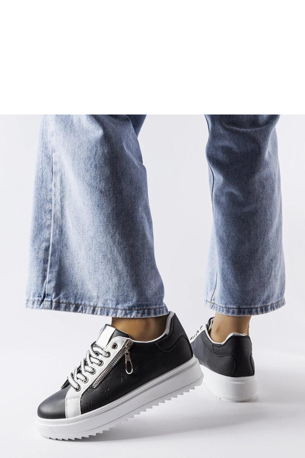 Czarne sneakersy na platformie Romola - Solea - obrazek 2