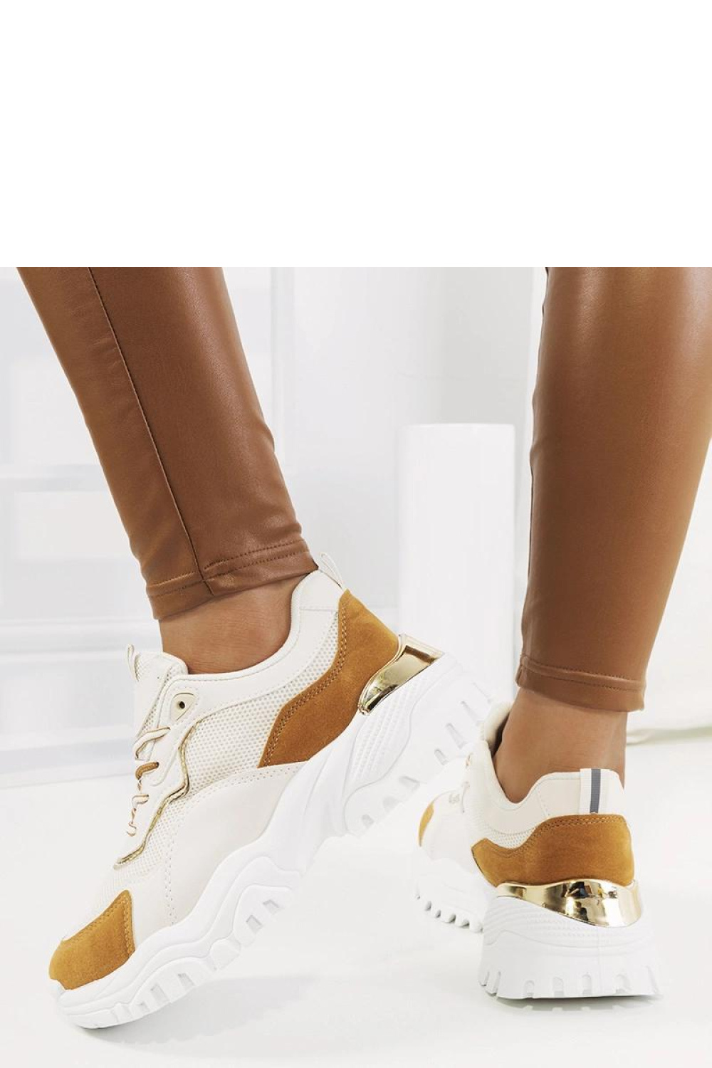 Beżowe obuwie sportowe Osorio - Solea - obrazek 2