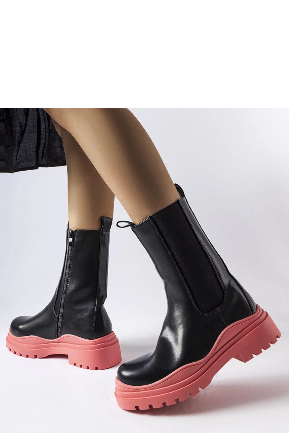 Czarne botki na kolorowej podeszwie Delebio - Solea - obrazek 2