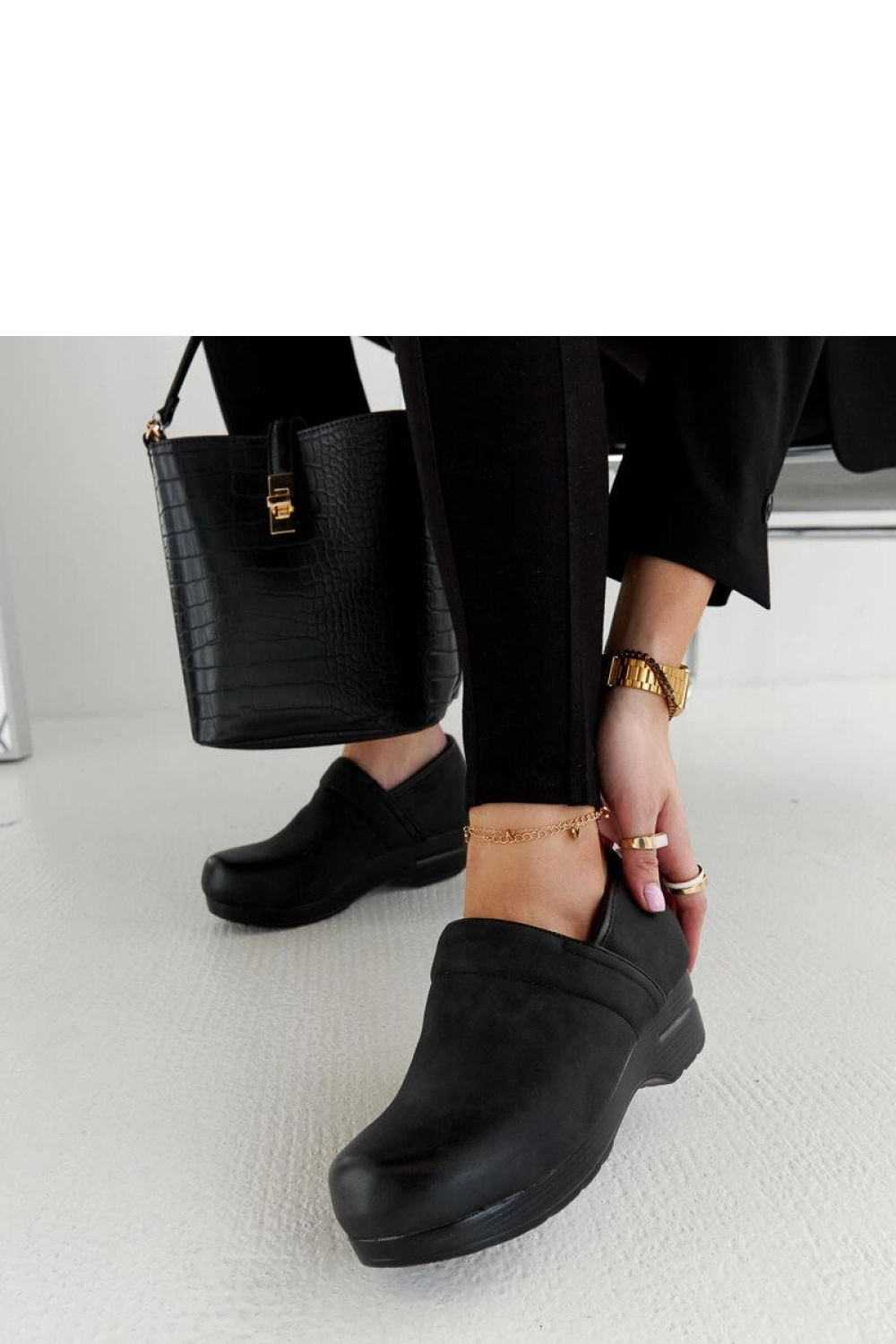 Czarne półbuty na platformie Montoro - Solea - obrazek 2