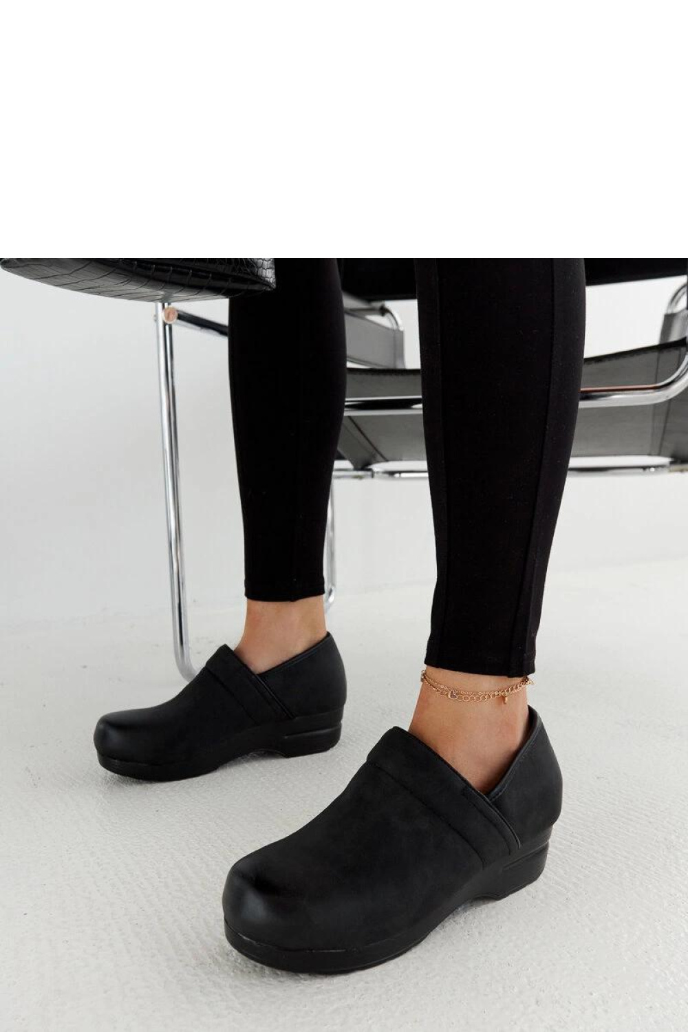 Czarne półbuty na platformie Montoro - Solea - obrazek 3